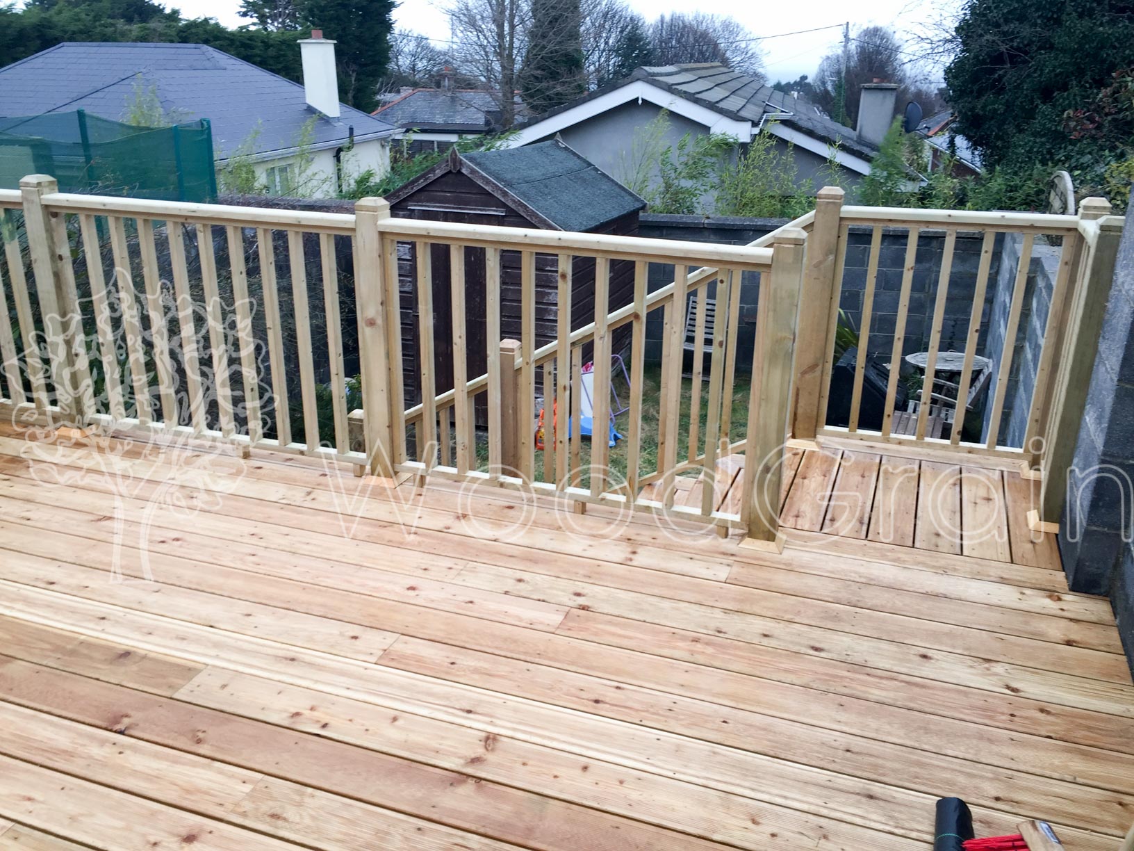 larch decking