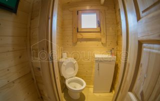 Loghouse-Wicklow-Cabin-Bathroom