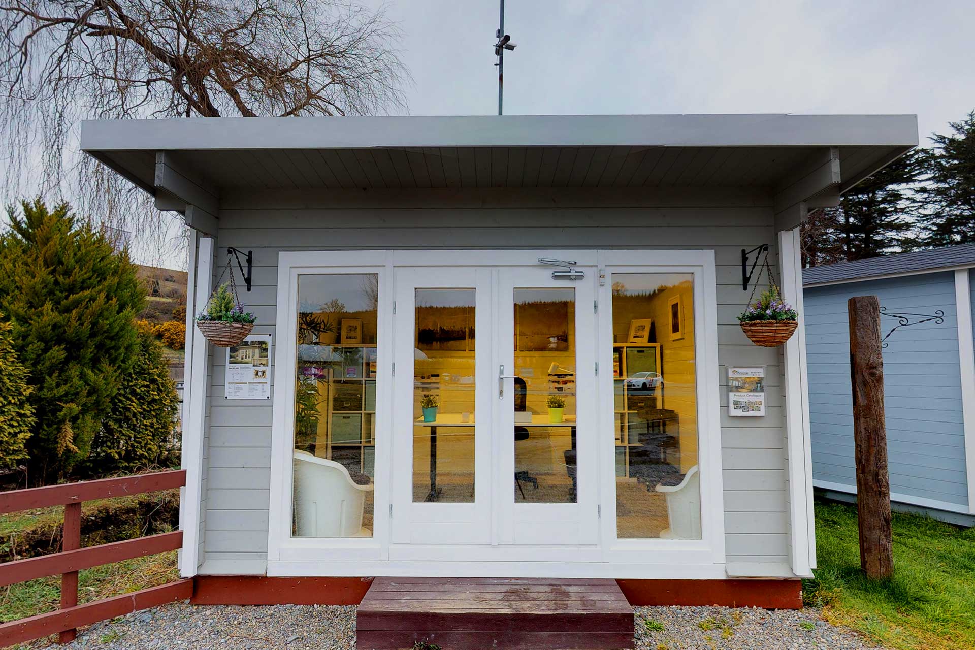 Loghouse home-office for your Garden