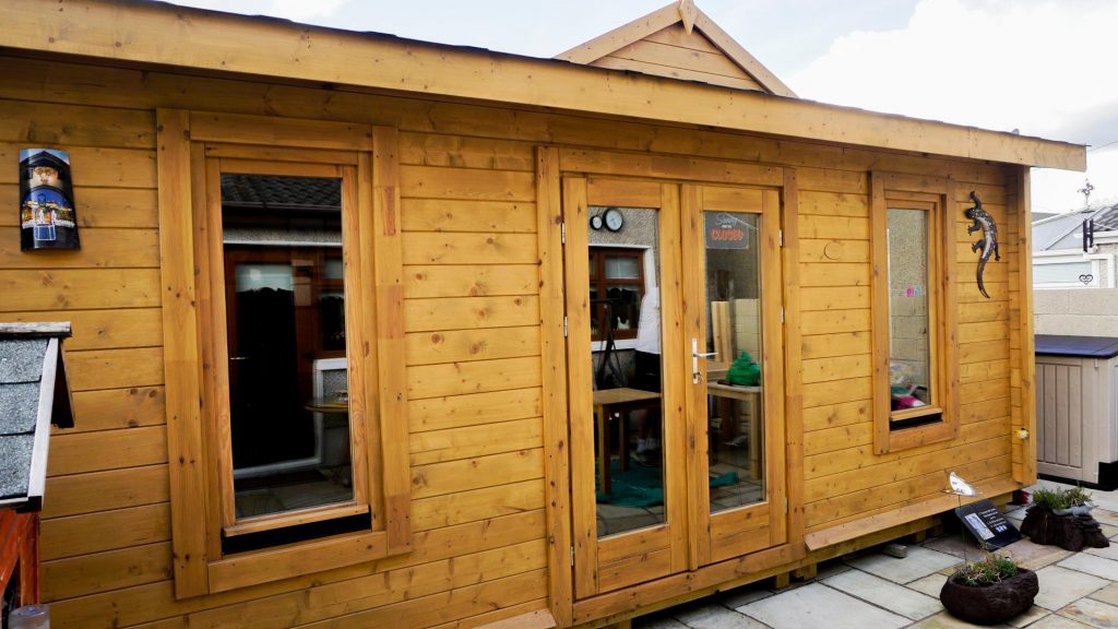 Home Bar Log Cabin Features